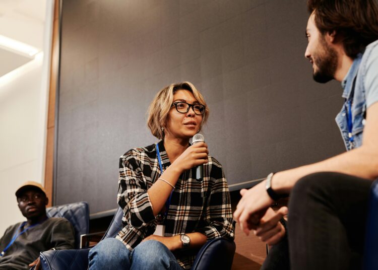 O Poder do Networking: Como Construir Relacionamentos que Impulsionam Seu Desenvolvimento Pessoal e Profissional.