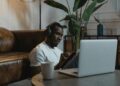 Aprendizagem Contínua: Como Investir no Seu Desenvolvimento Pessoal para Alcançar o Sucesso no Negócio.